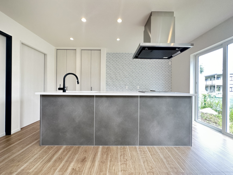 家のパントリーは本当に必要か？収納とデザインの両立術を紹介！